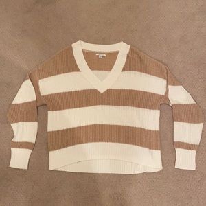 American eagle tan+white sweater (medium)